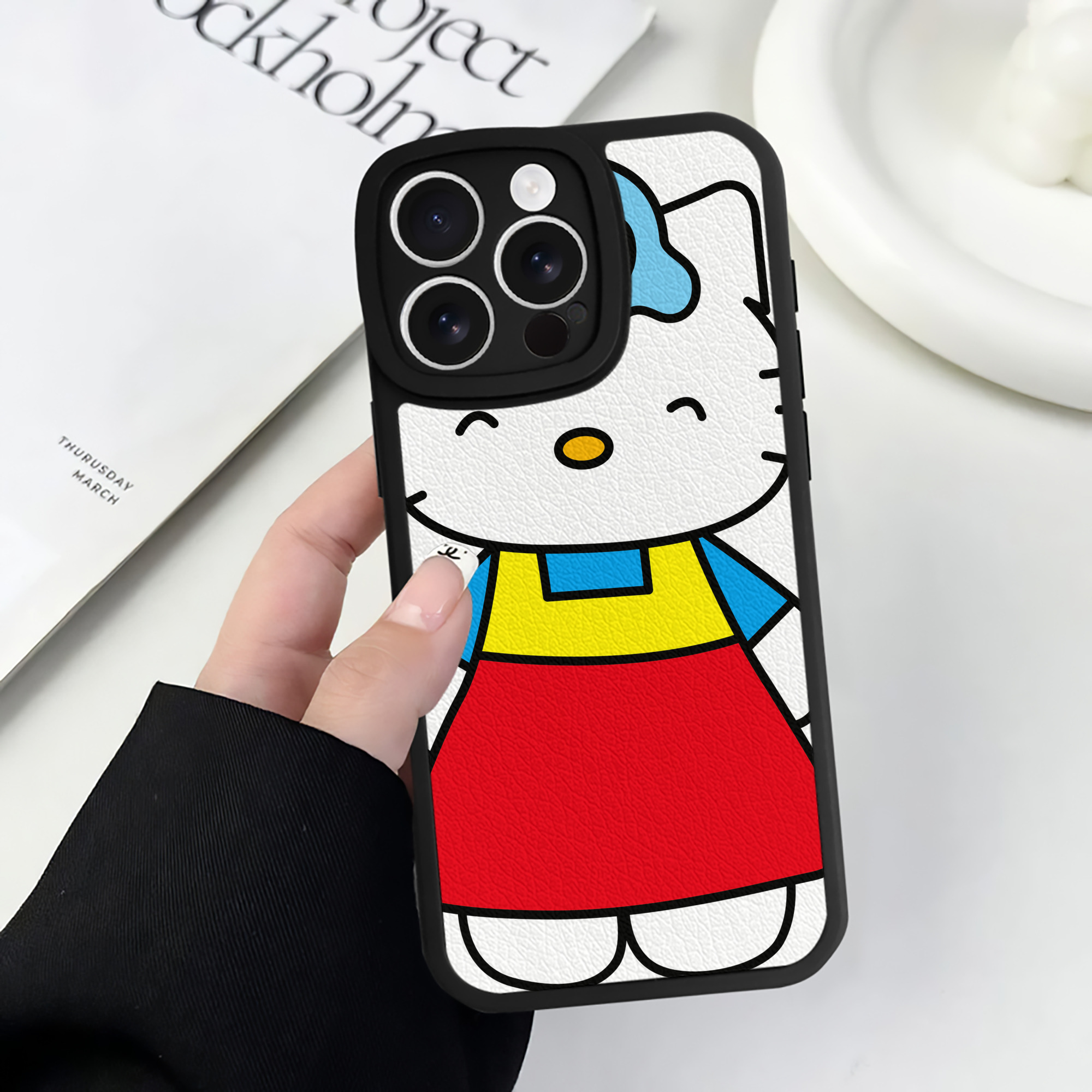 （画像用） Hello Kitty ハローキティ 【iPhone 16シリーズ対応】シリコンスマホケース（レザー調） 材質：シリコン